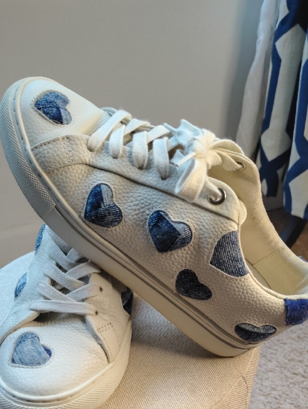 Kurt Geiger White Sneakers with Blue Heart Appliqués - Picture 3 of 11